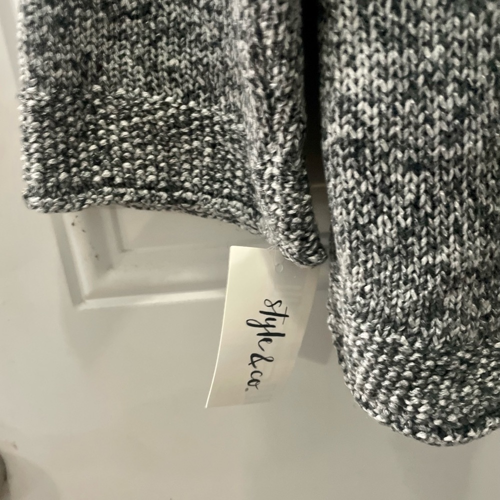 NWT XL Style & Co. Black White V Neck Ribbed Trim Boho Retreat Sweater - Picture 8 of 9